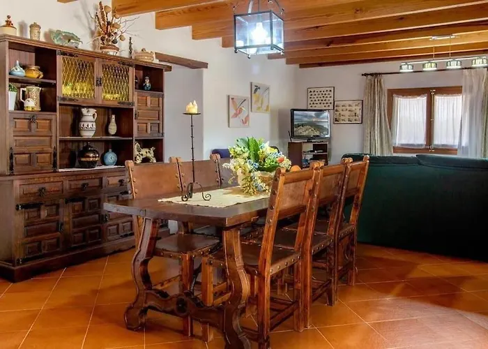 Traditional Majorcan By Renthousing Holiday home *