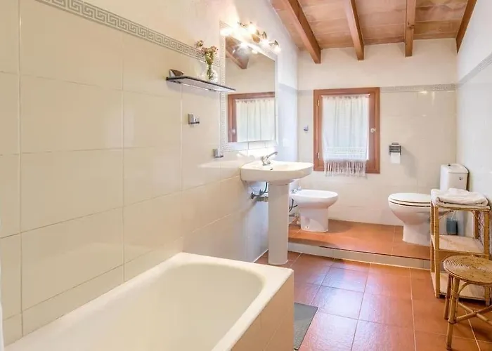 Holiday home Traditional Majorcan By Renthousing *